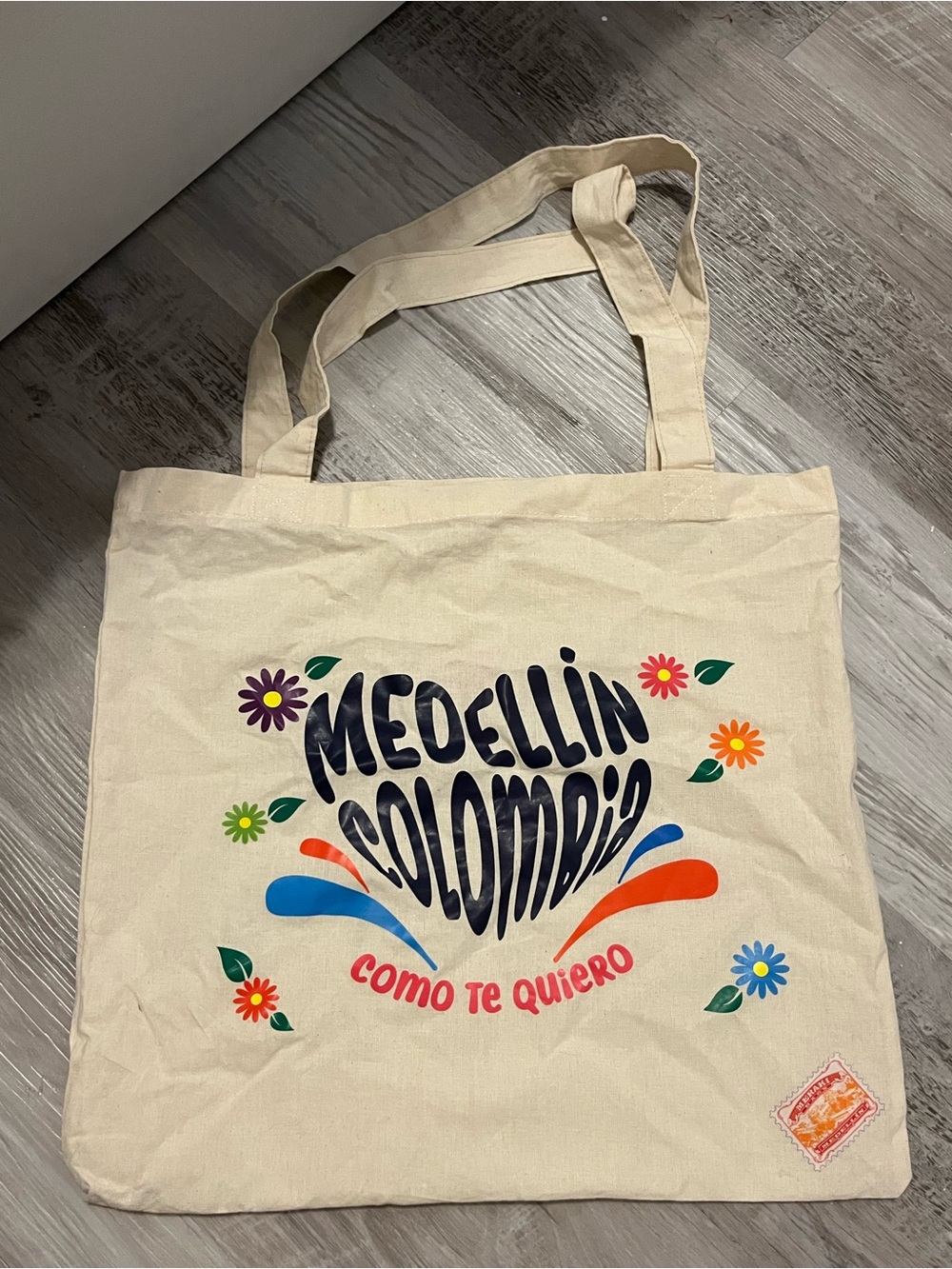 Medellin Colombia Cream Tote Bag - Como Te Quiero
